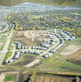 Aerial of Lacombe Park looking east, 18 Sep 1997